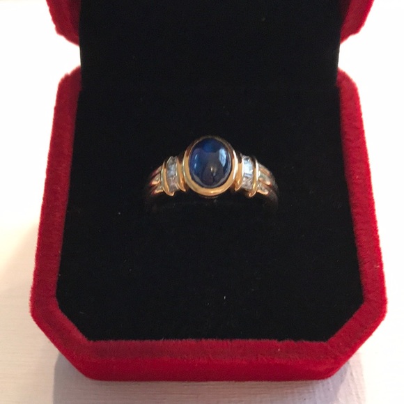 Jewelry - 18 k gold Cabochon Genuine Sapphire and Diamond Ring.